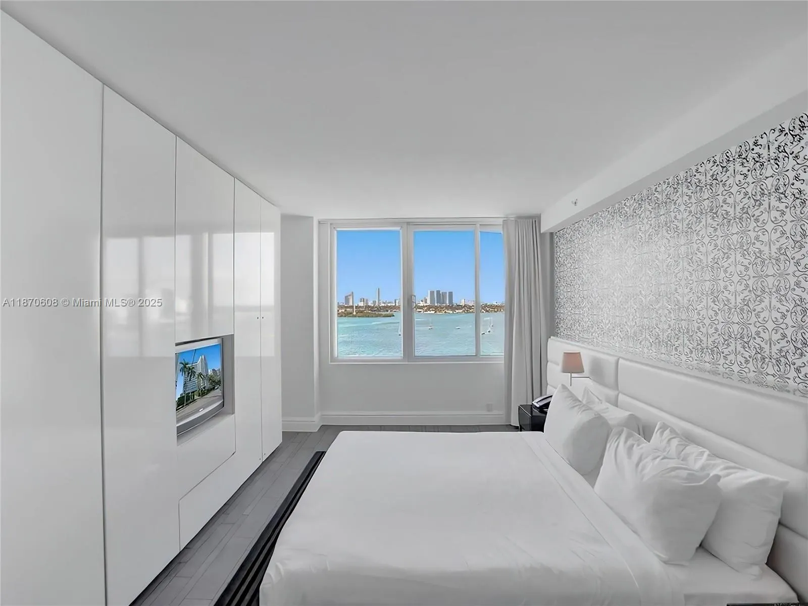 1100 West  Ave, #1024