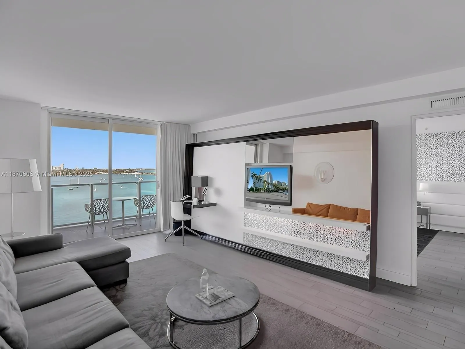 1100 West  Ave, #1024