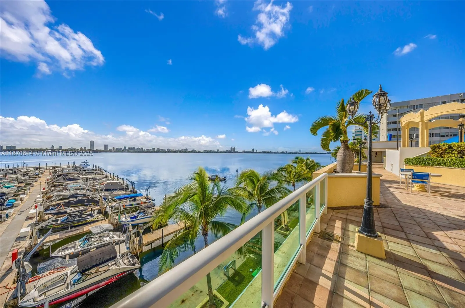 7601 E Treasure Dr, #1722