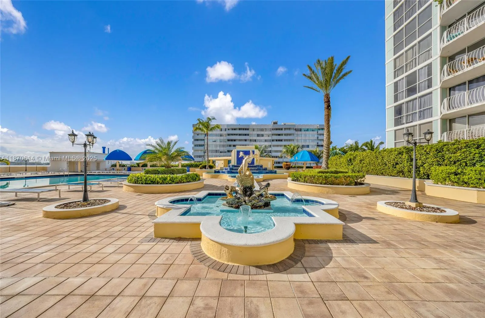7601 E Treasure Dr, #1722