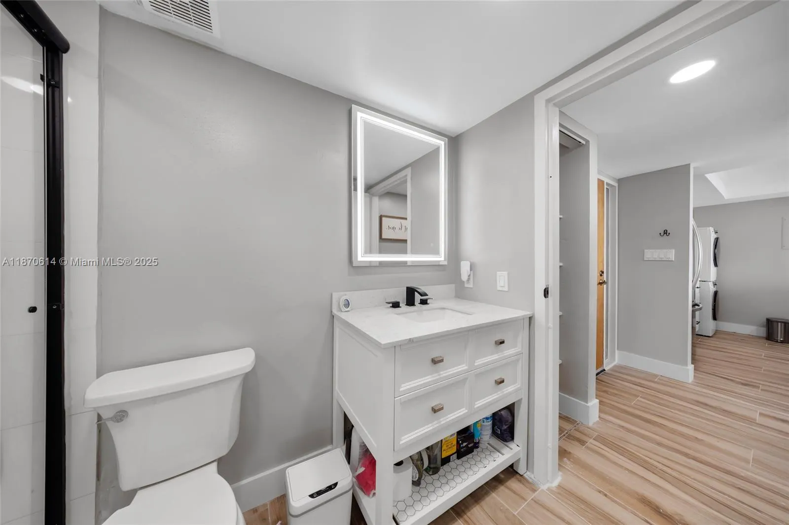 7601 E Treasure Dr, #1722
