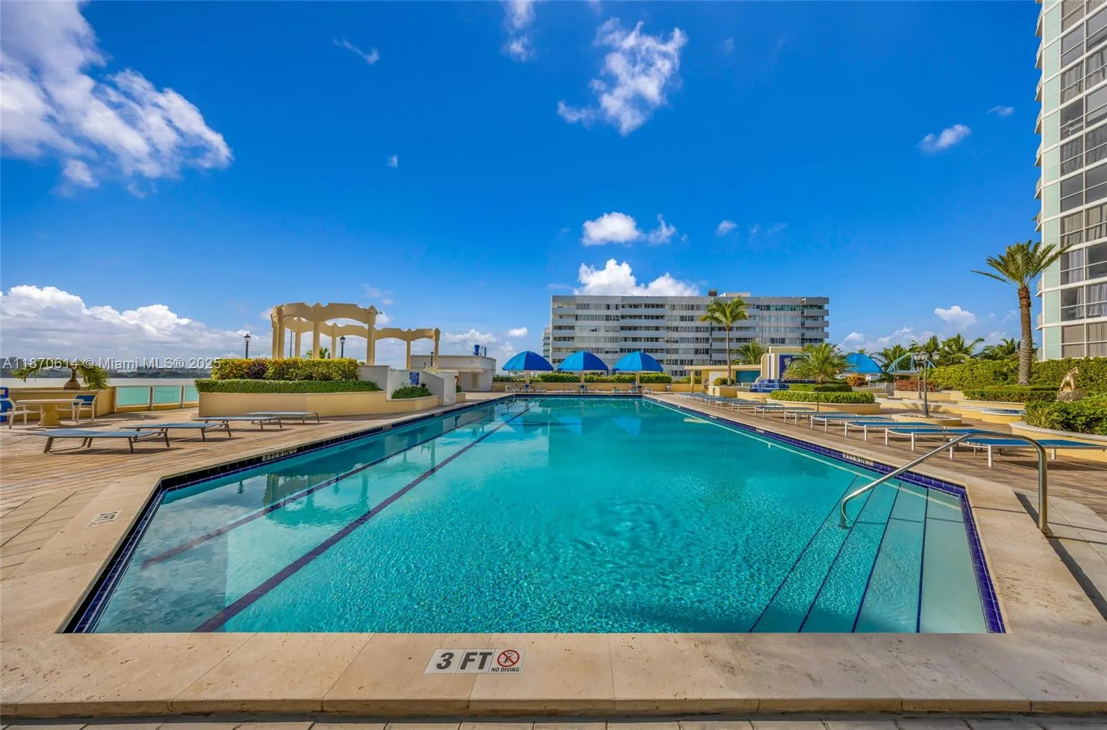 7601 E Treasure Dr, #1722