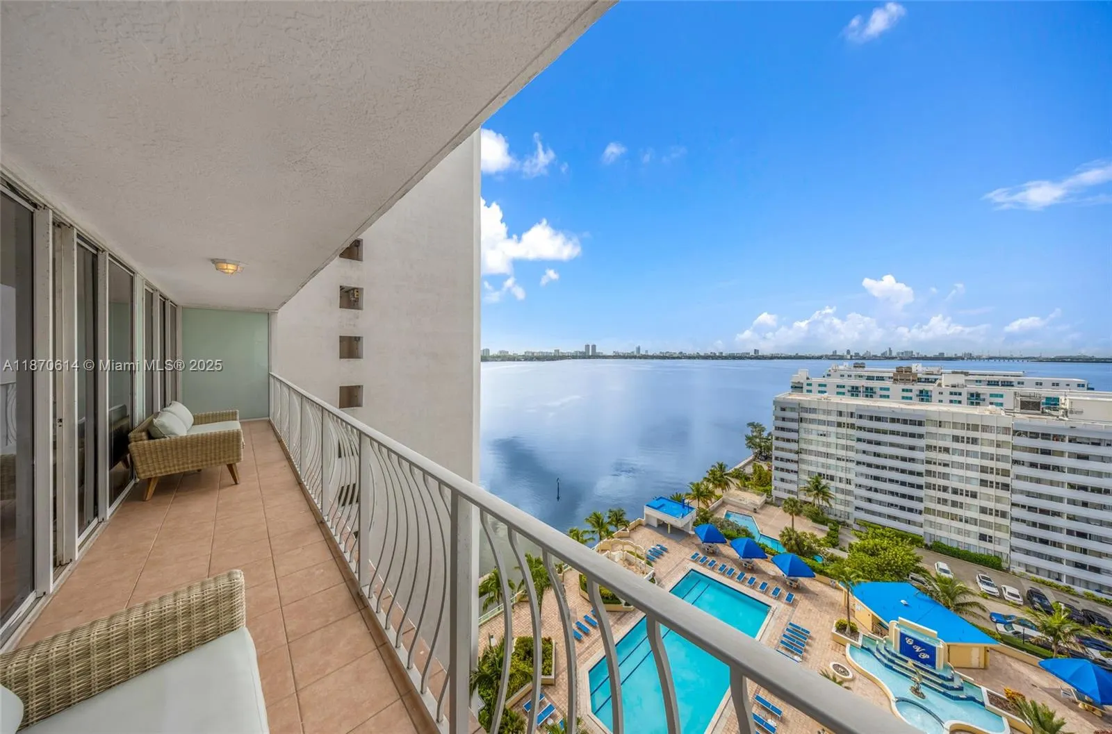 7601 E Treasure Dr, #1722