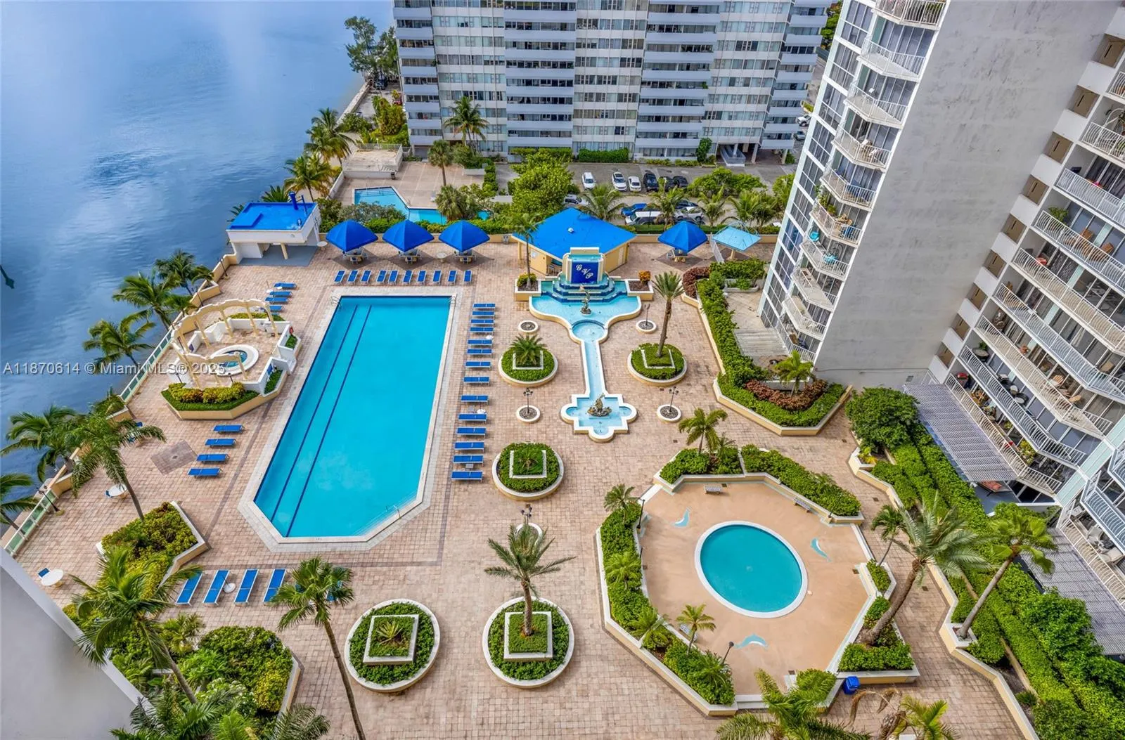 7601 E Treasure Dr, #1722