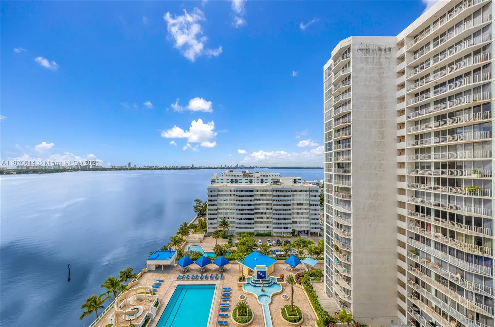 7601 E Treasure Dr, #1722