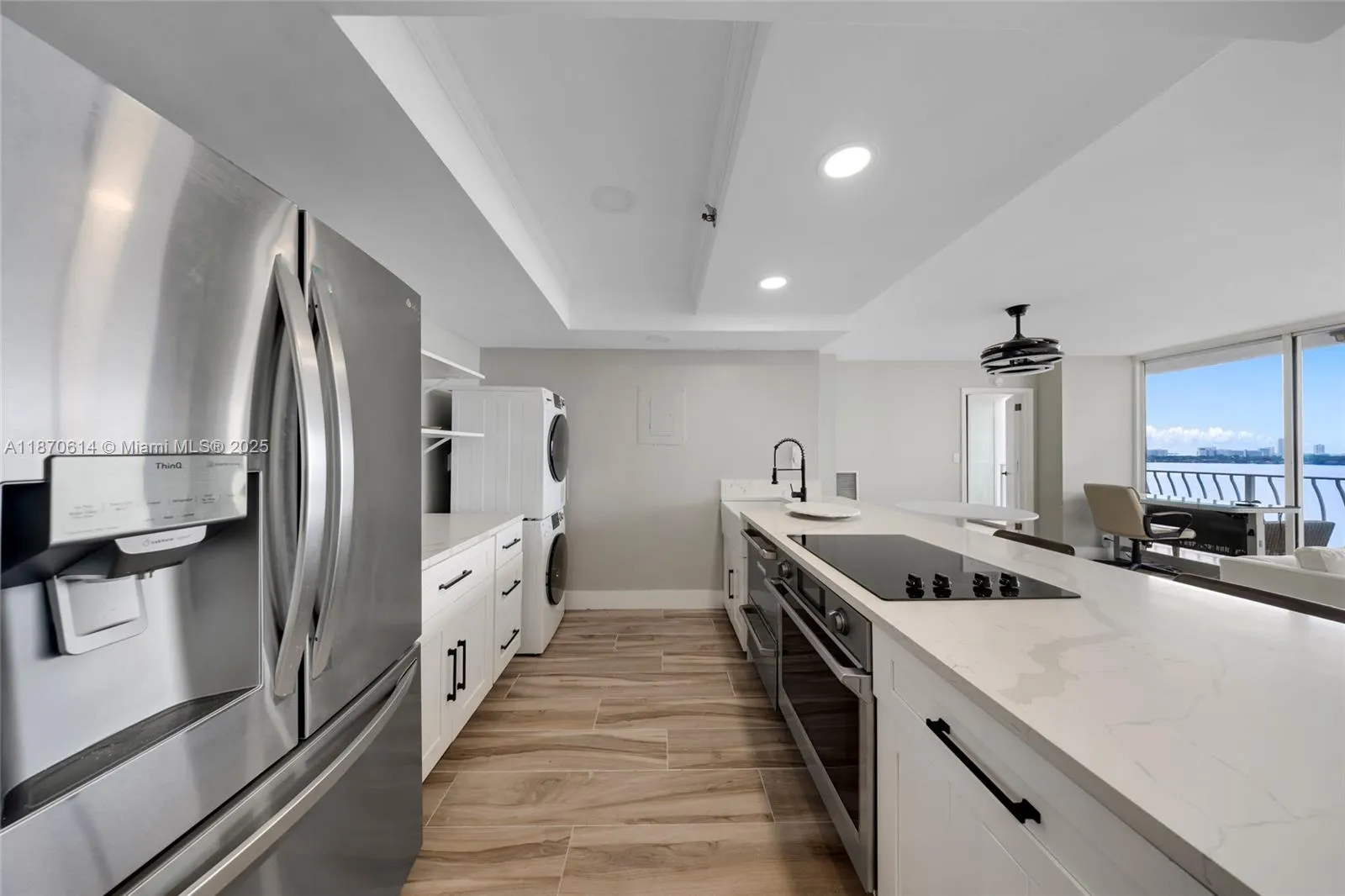 7601 E Treasure Dr, #1722
