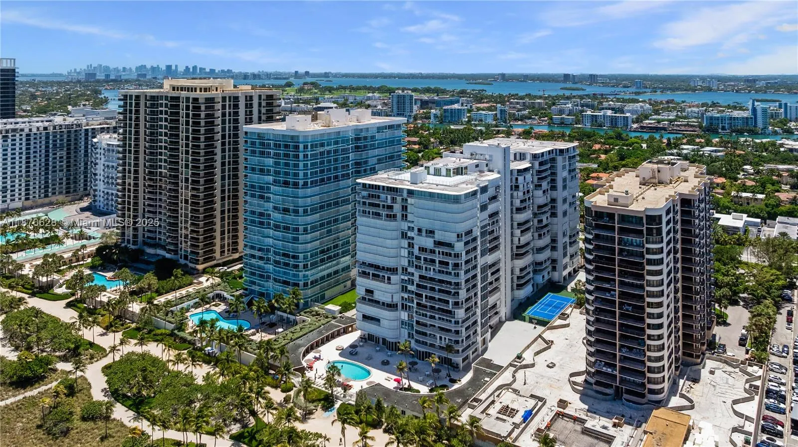 10155 Collins Ave, #1605