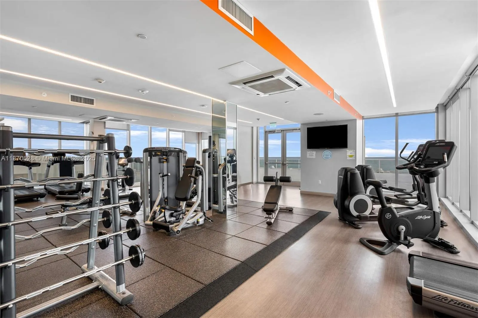 10155 Collins Ave, #1605