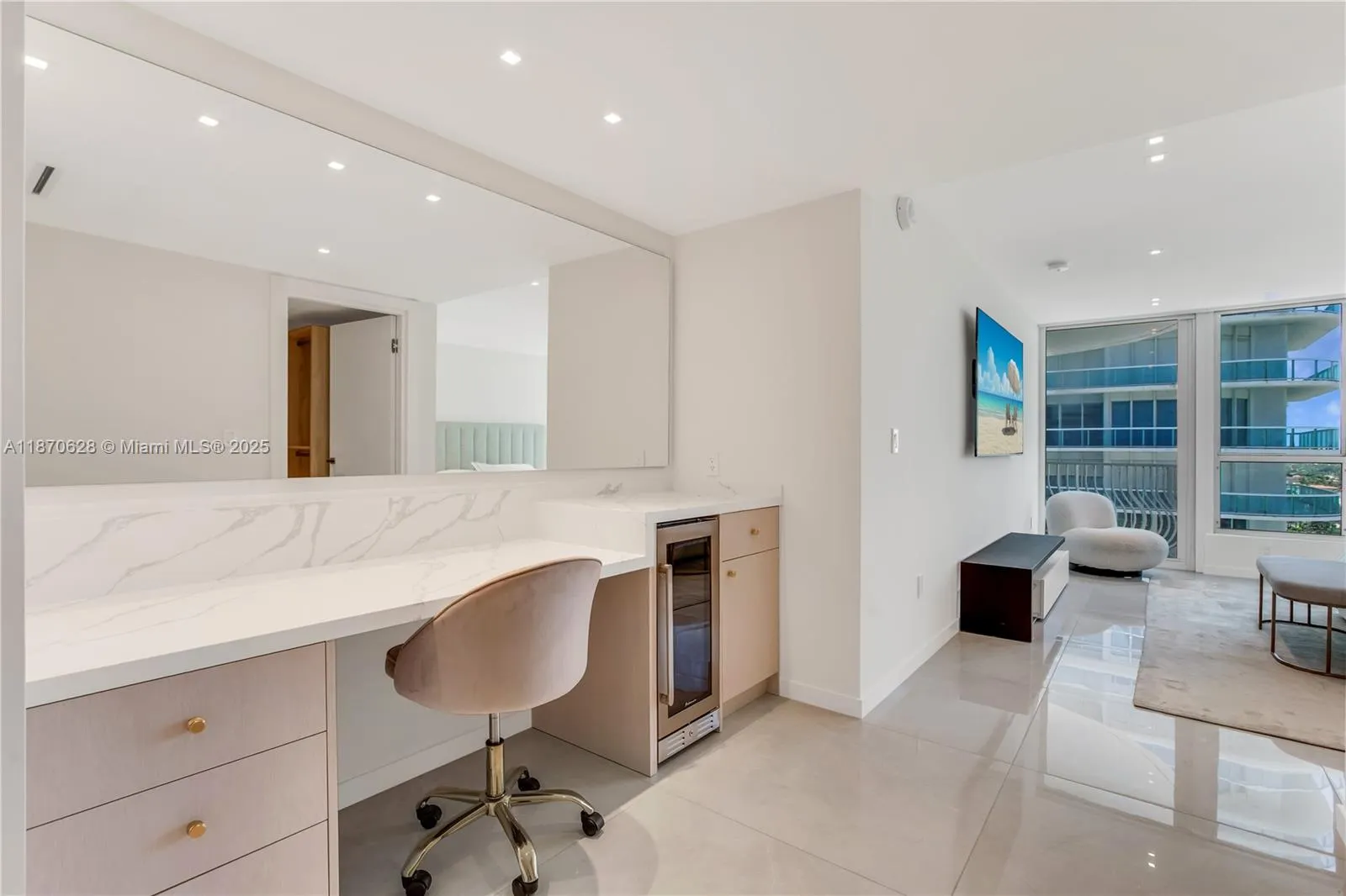 10155 Collins Ave, #1605
