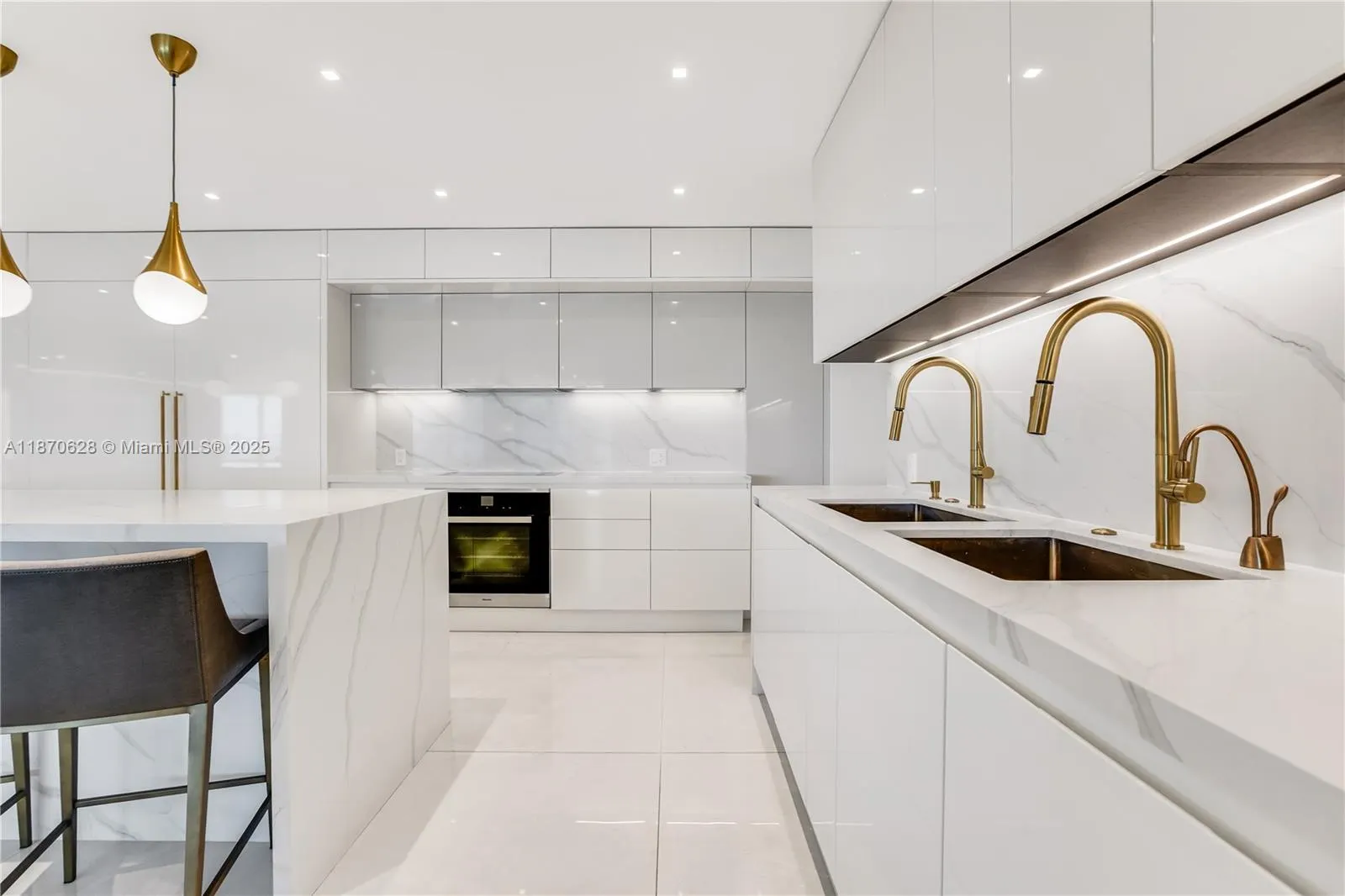 10155 Collins Ave, #1605