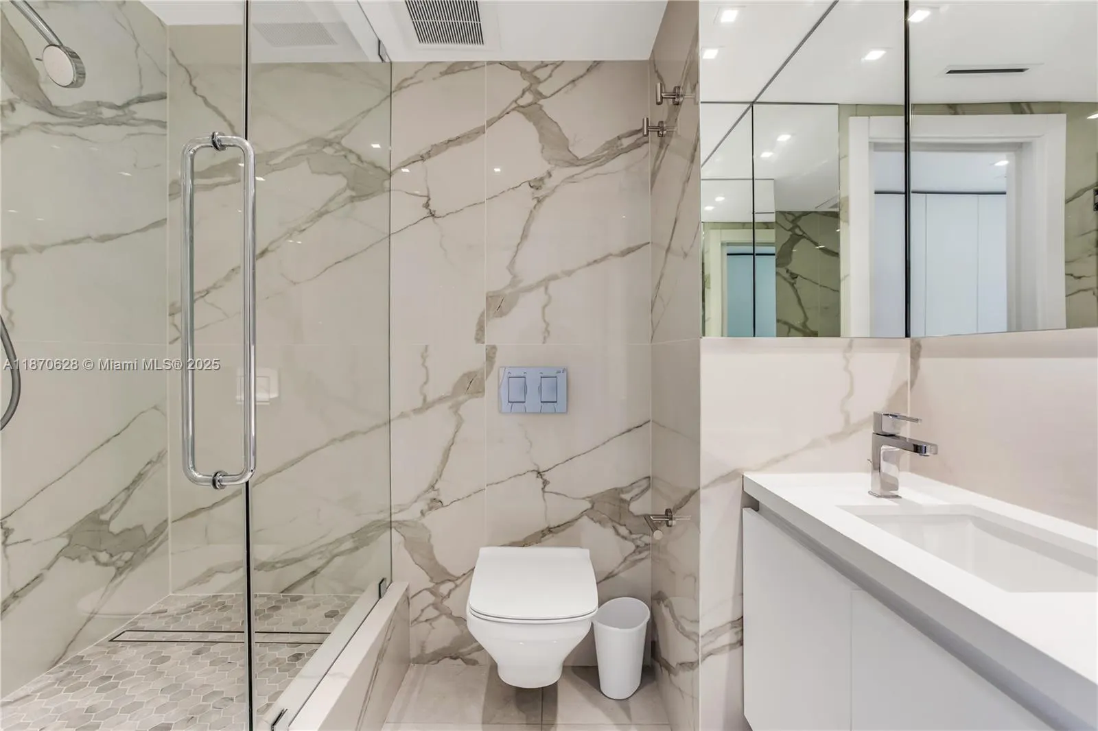 10155 Collins Ave, #1605
