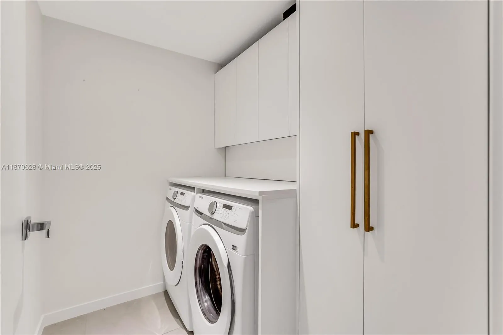 10155 Collins Ave, #1605