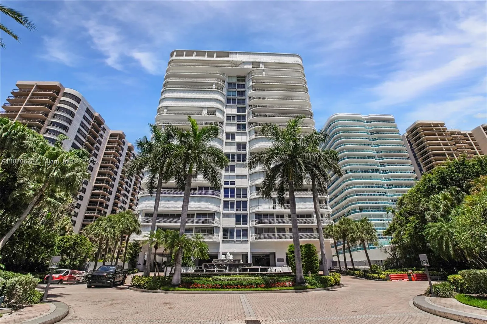 10155 Collins Ave, #1605