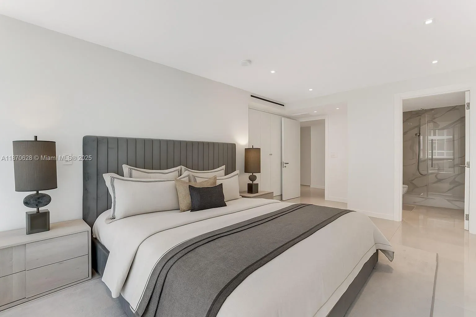 10155 Collins Ave, #1605