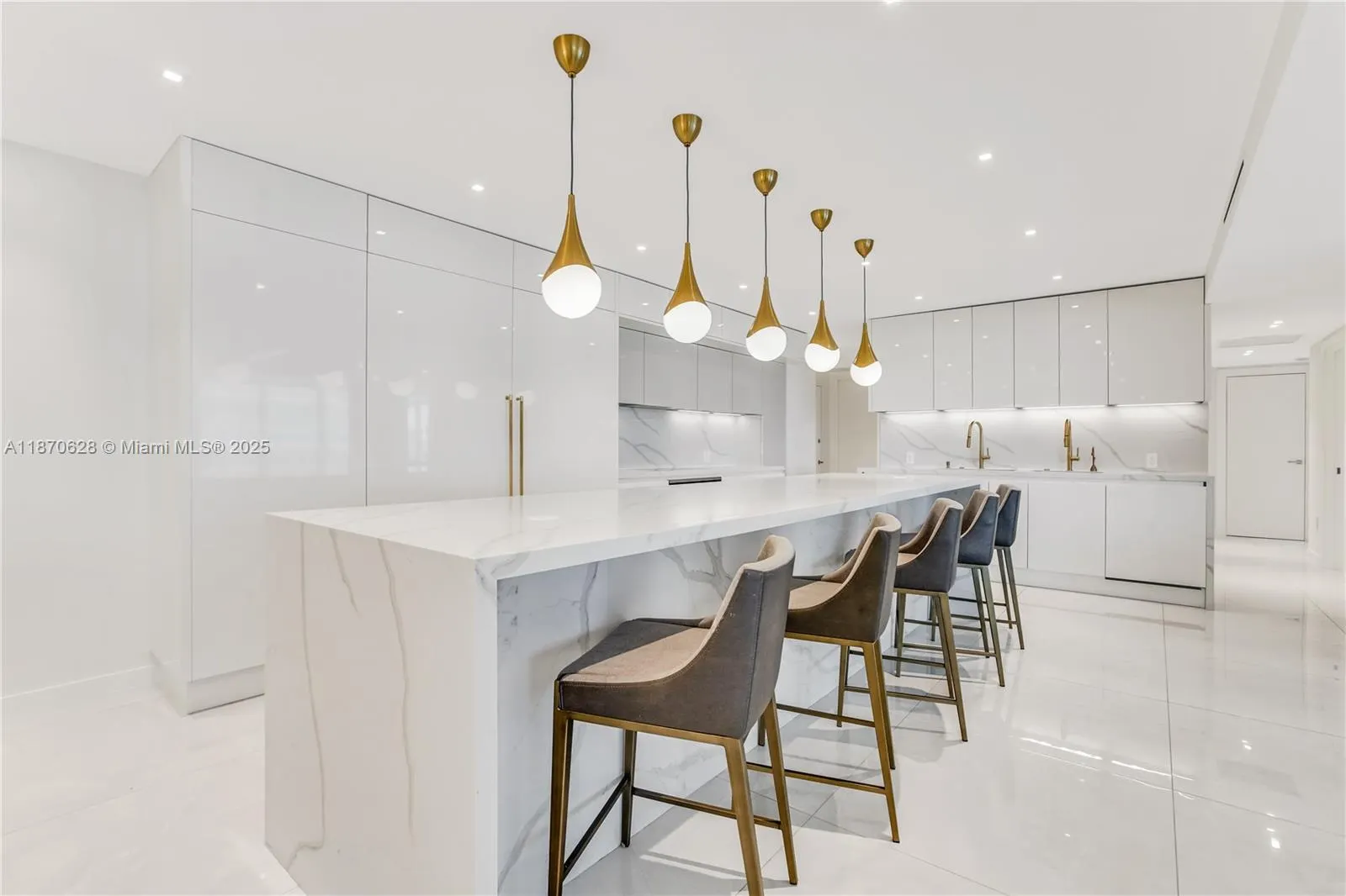 10155 Collins Ave, #1605