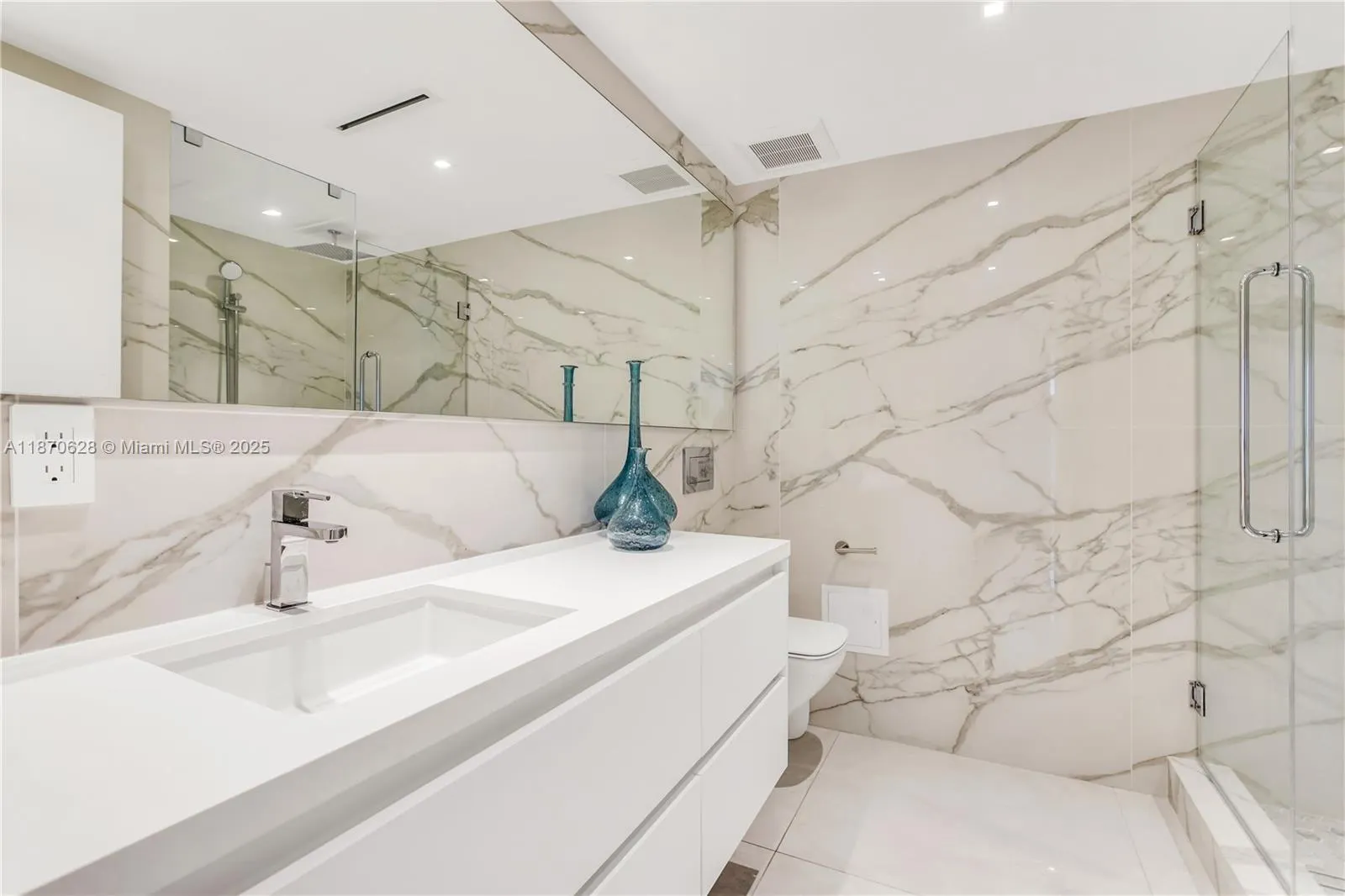 10155 Collins Ave, #1605