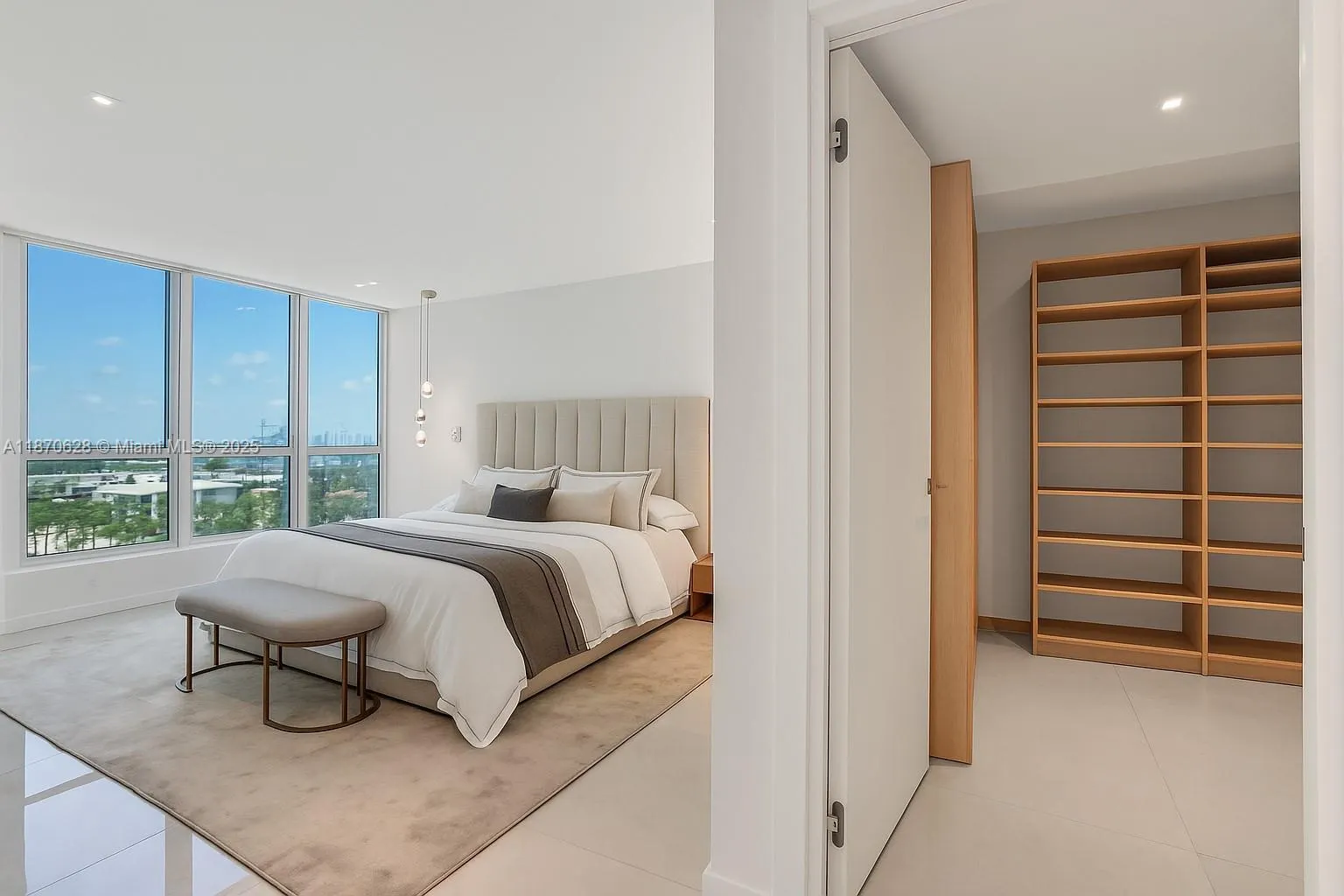 10155 Collins Ave, #1605