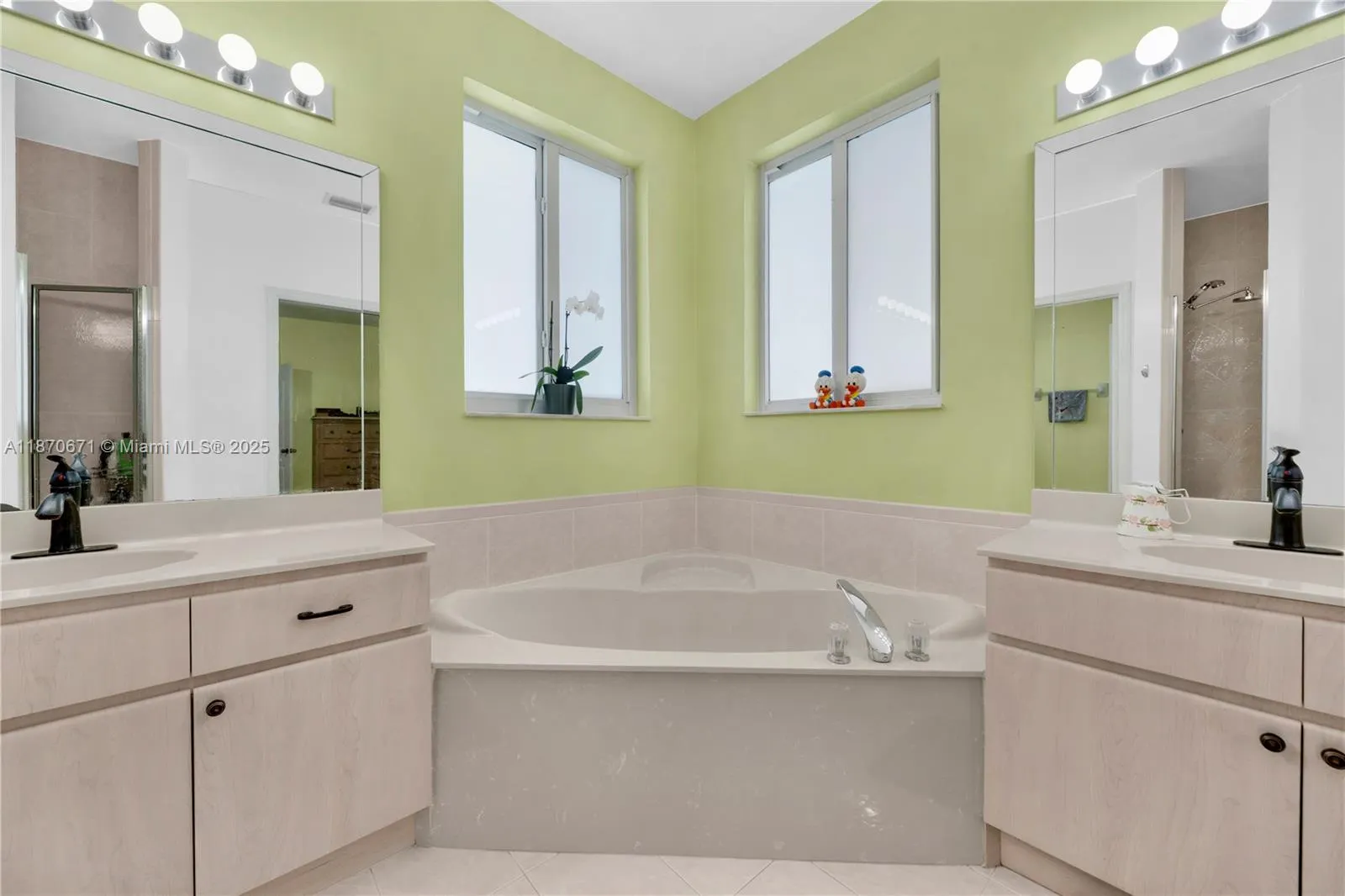 933 NW 136th Ave