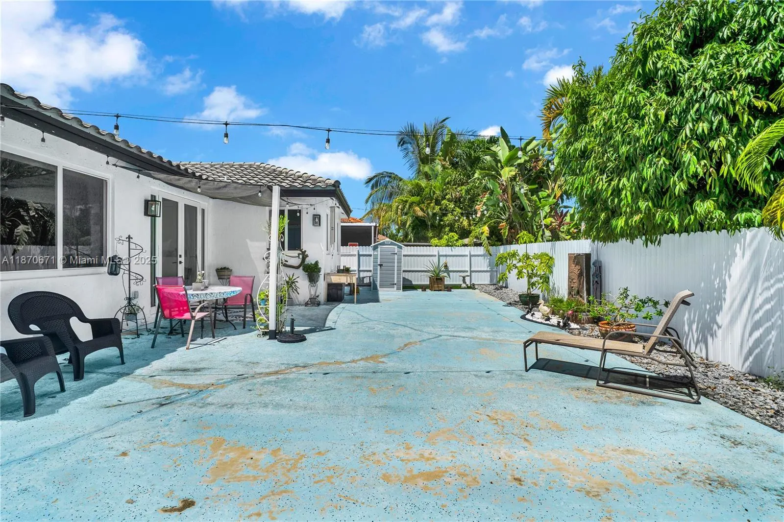 933 NW 136th Ave