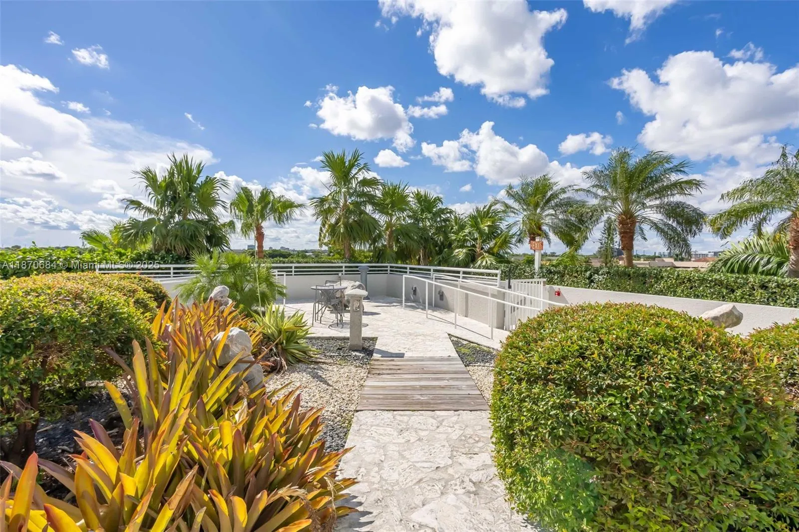 1551 N Flagler Dr, #810