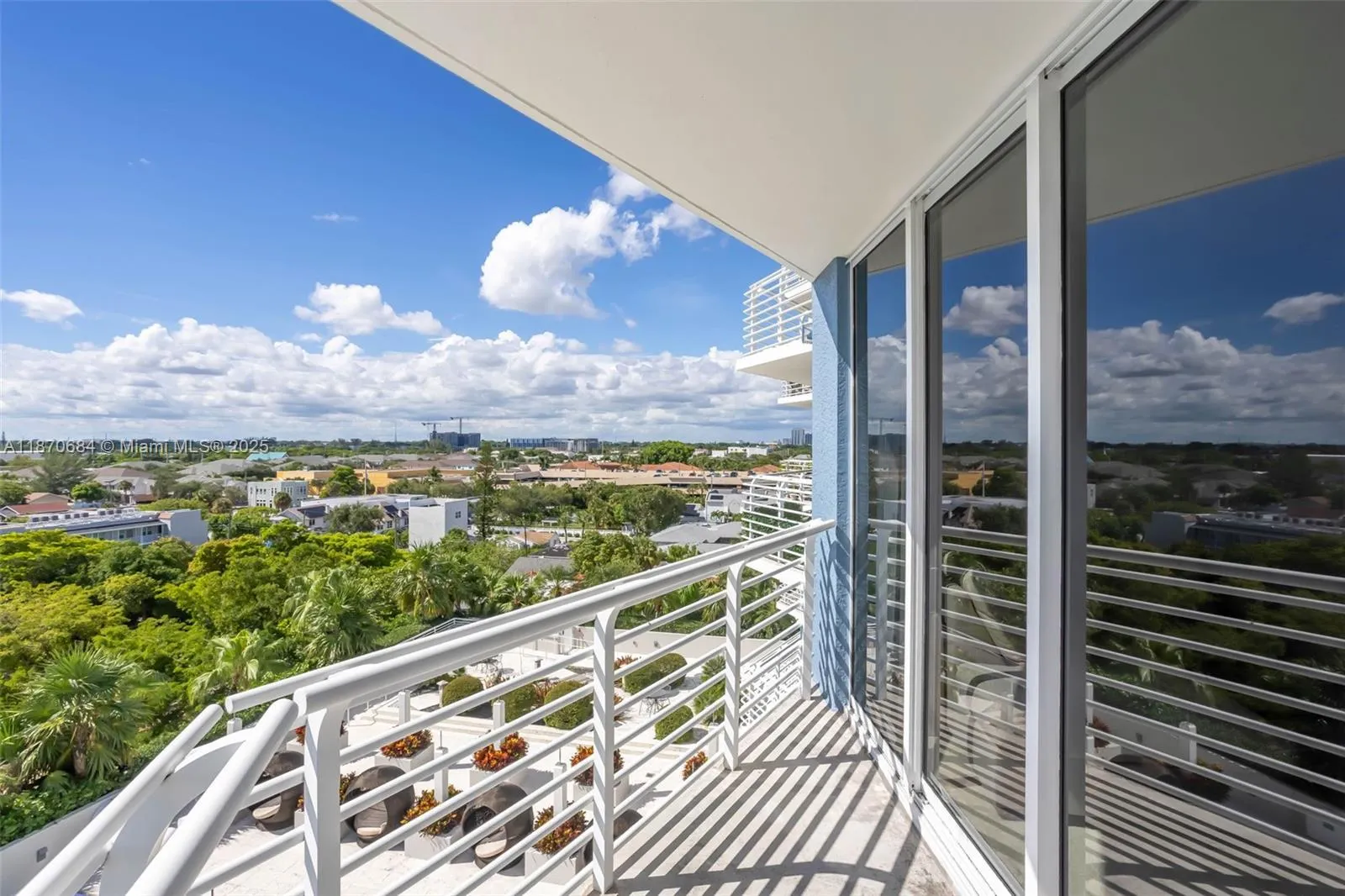 1551 N Flagler Dr, #810
