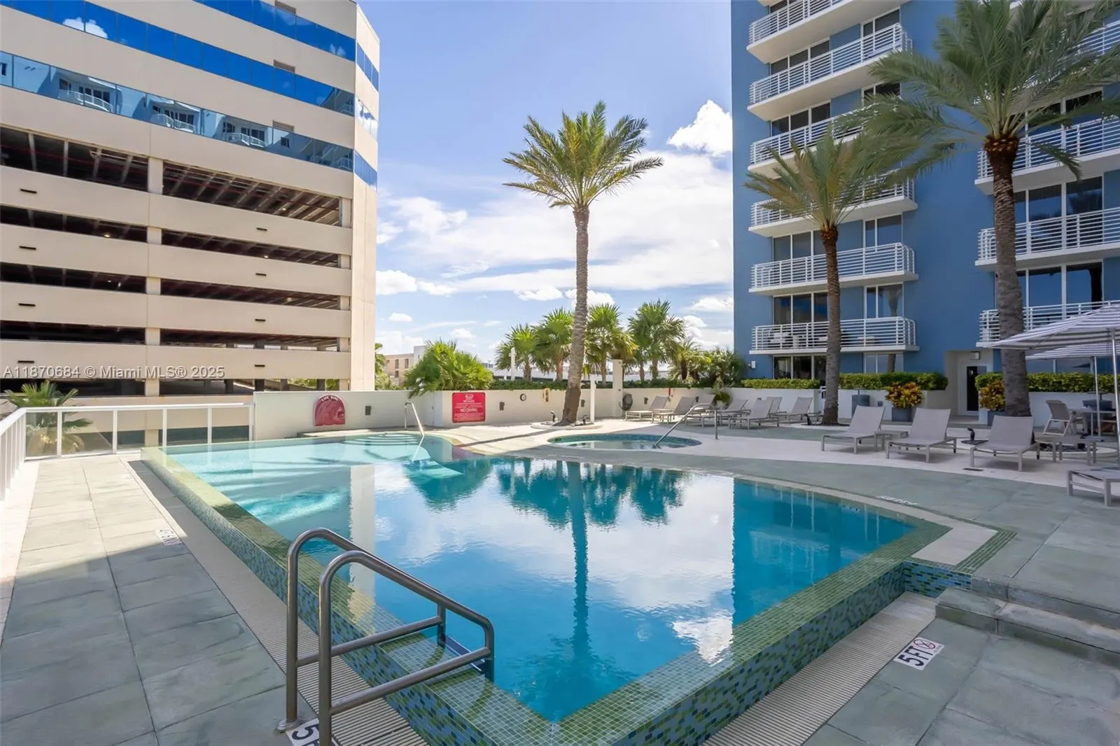 1551 N Flagler Dr, #810