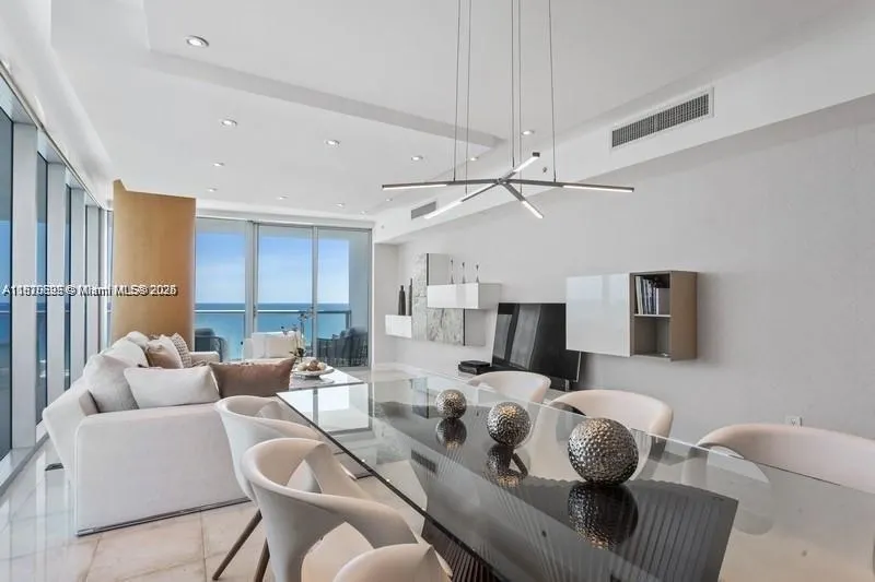 17001 Collins Ave, #908