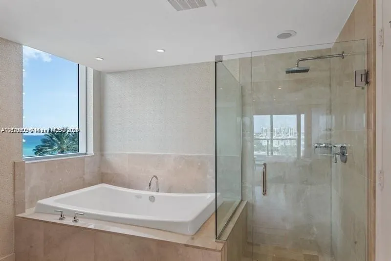 17001 Collins Ave, #908