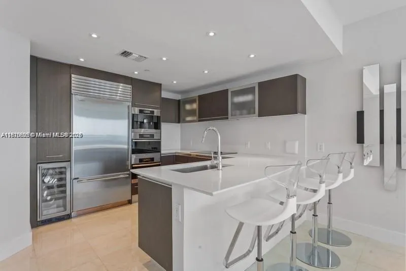 17001 Collins Ave, #908