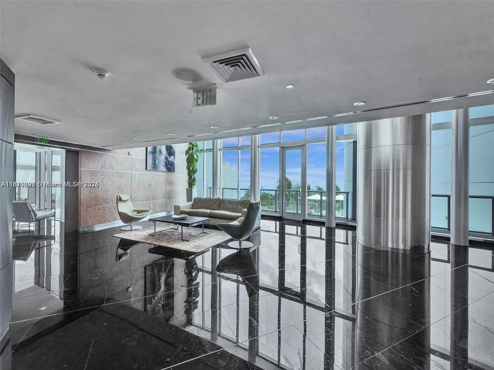 17001 Collins Ave, #908