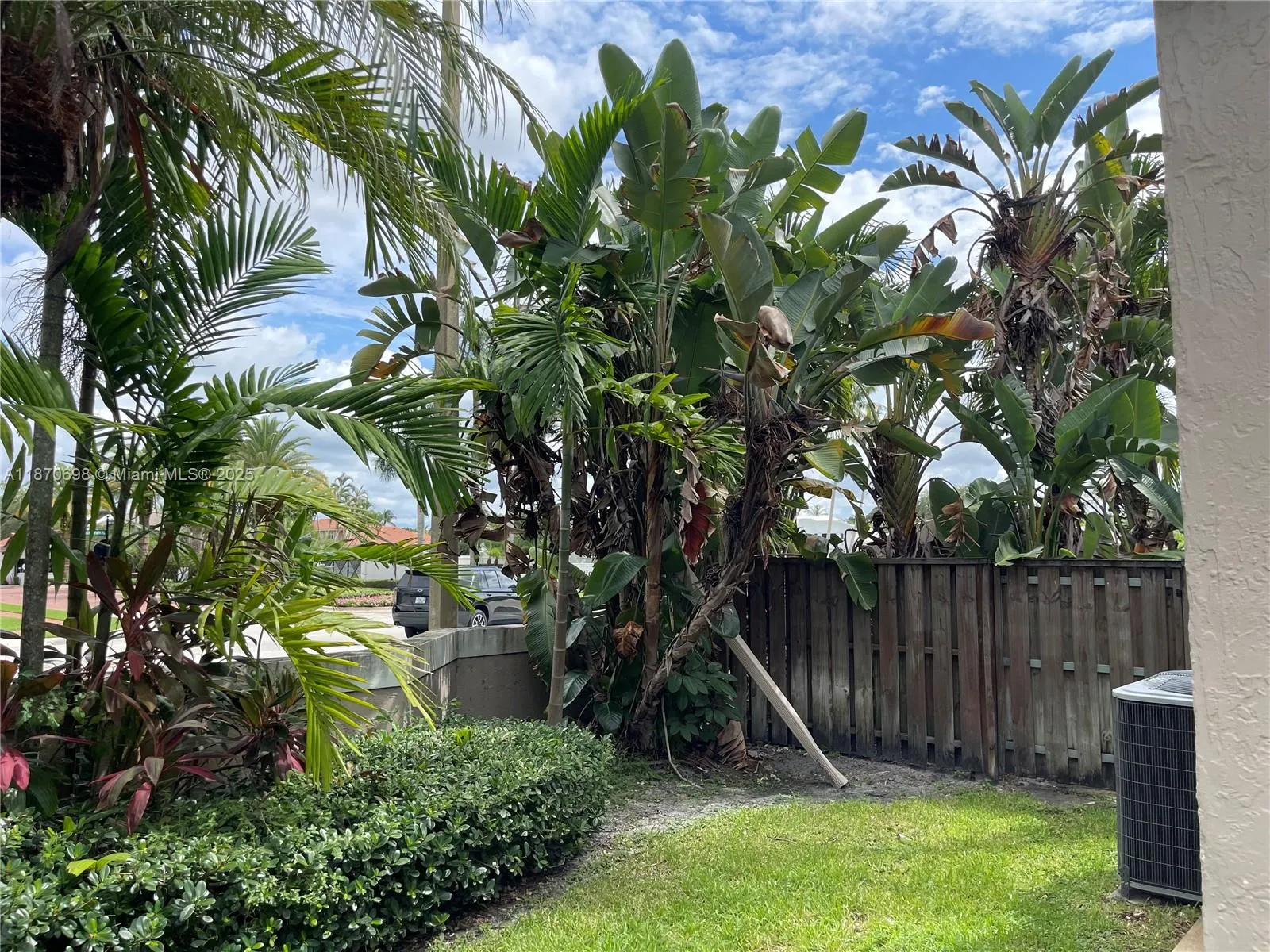 10101 NW 5th St