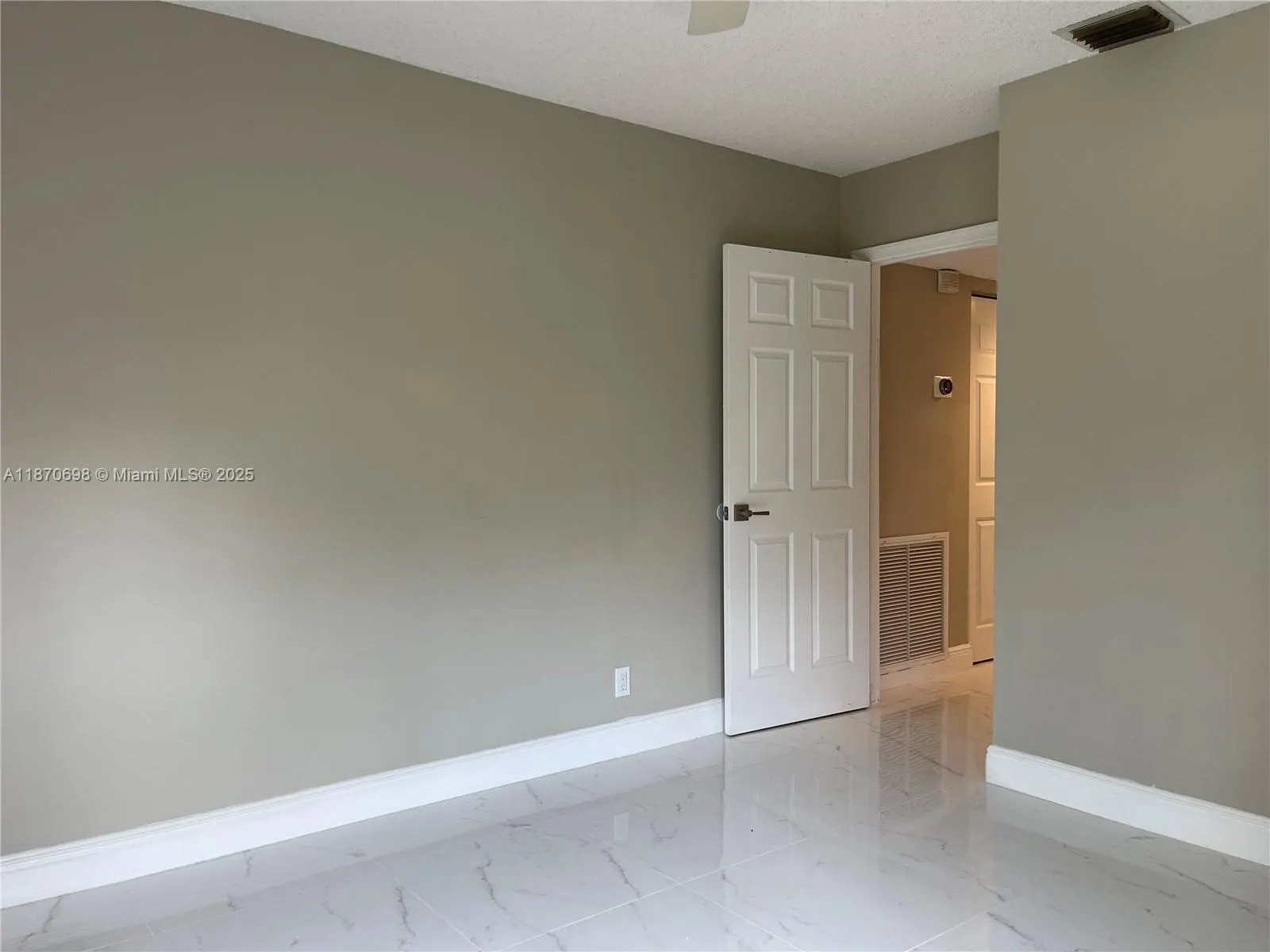 10101 NW 5th St