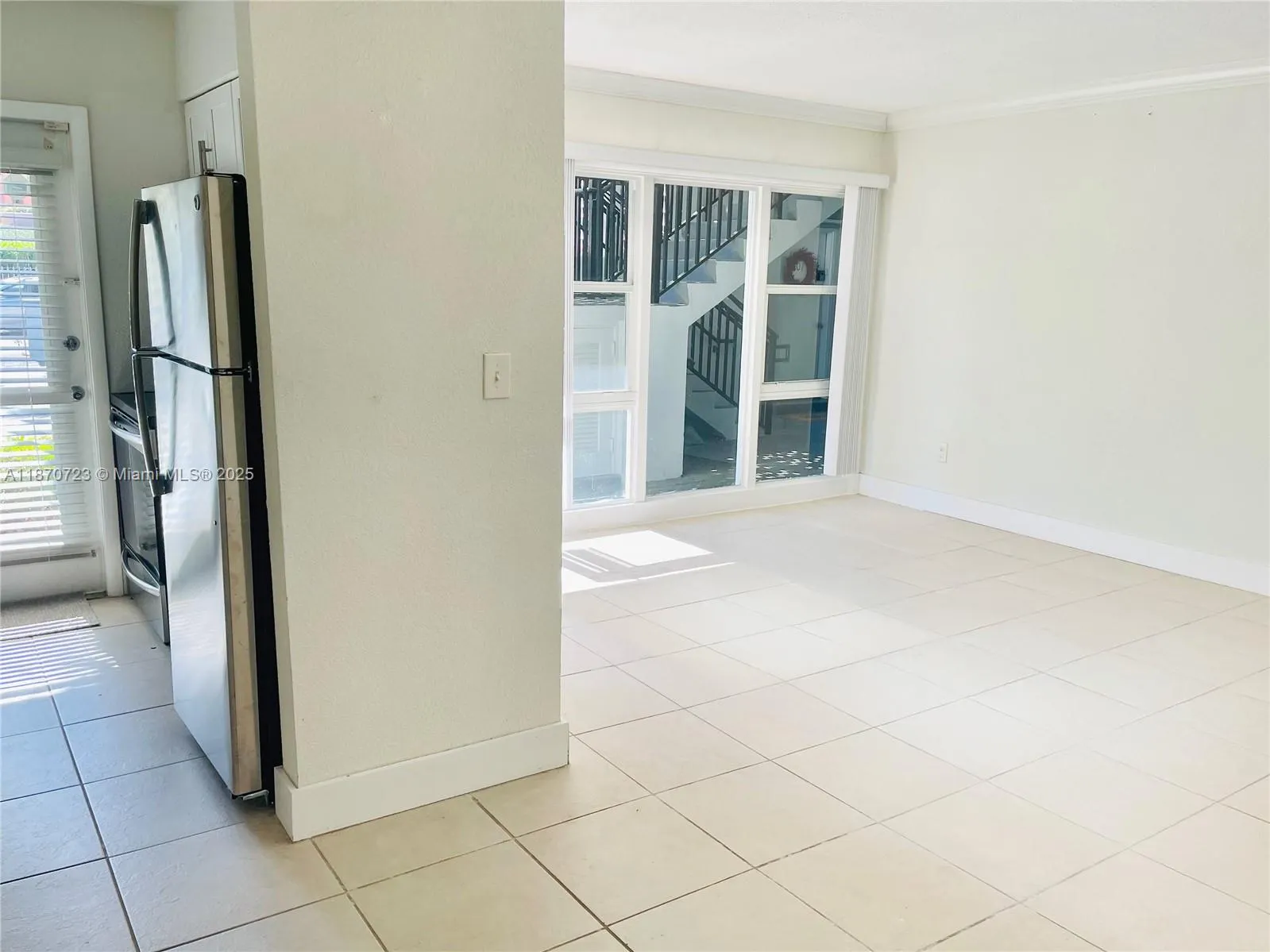 35 Edgewater Dr, #103