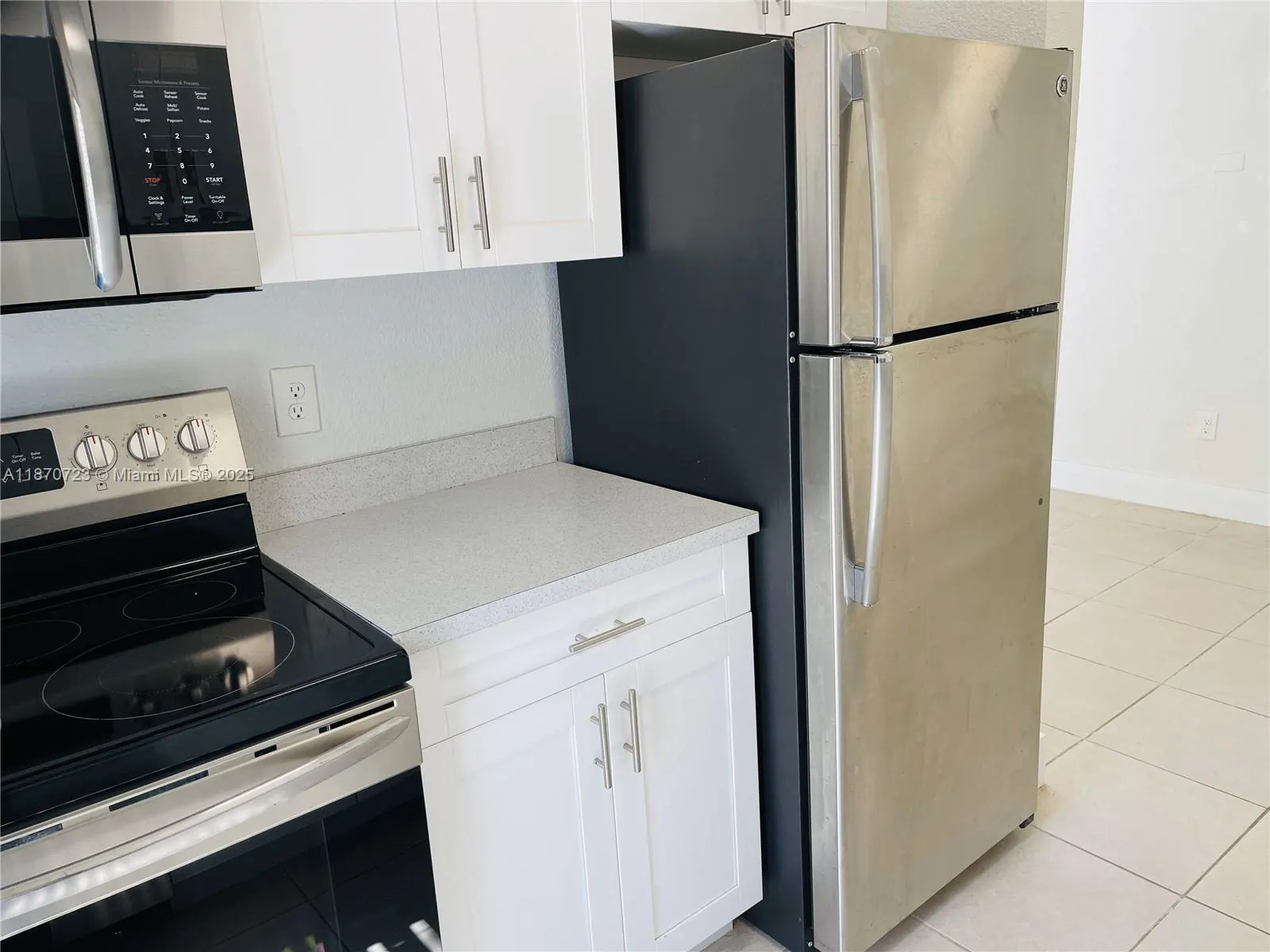 35 Edgewater Dr, #103