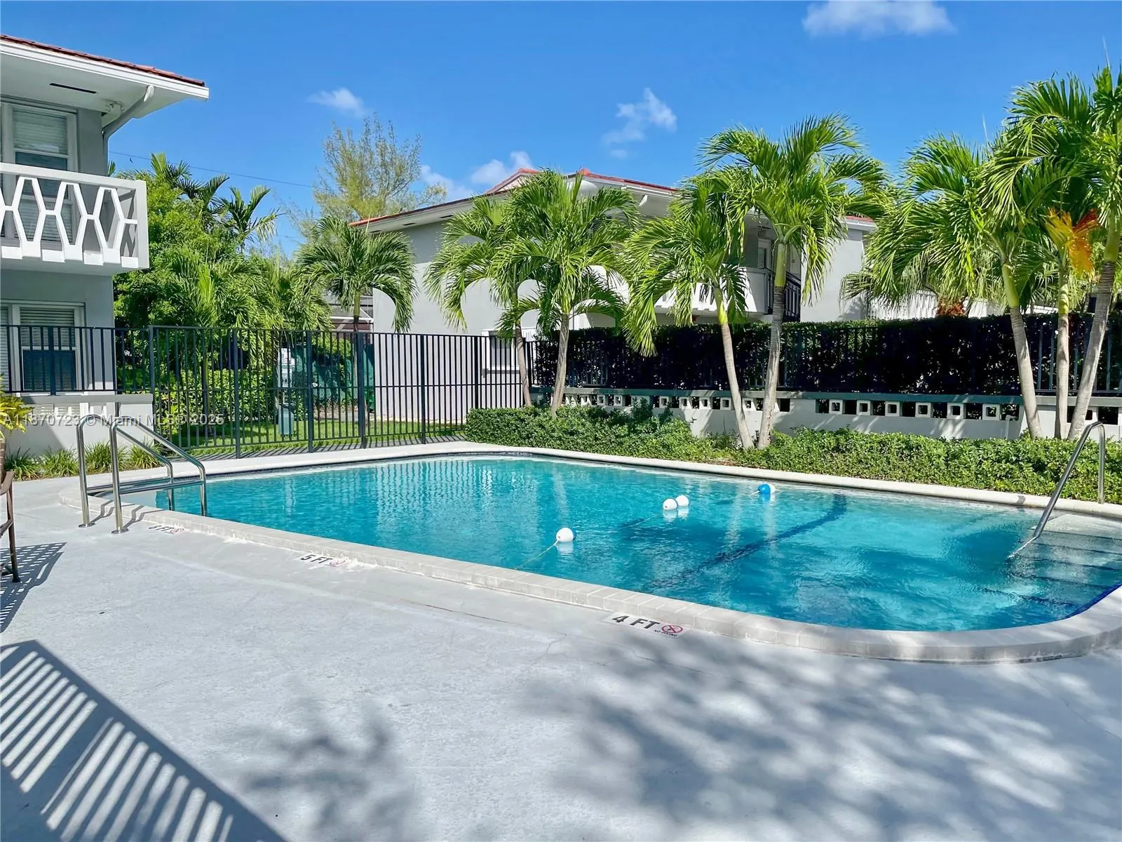 35 Edgewater Dr, #103