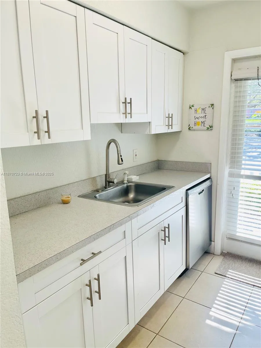 35 Edgewater Dr, #103