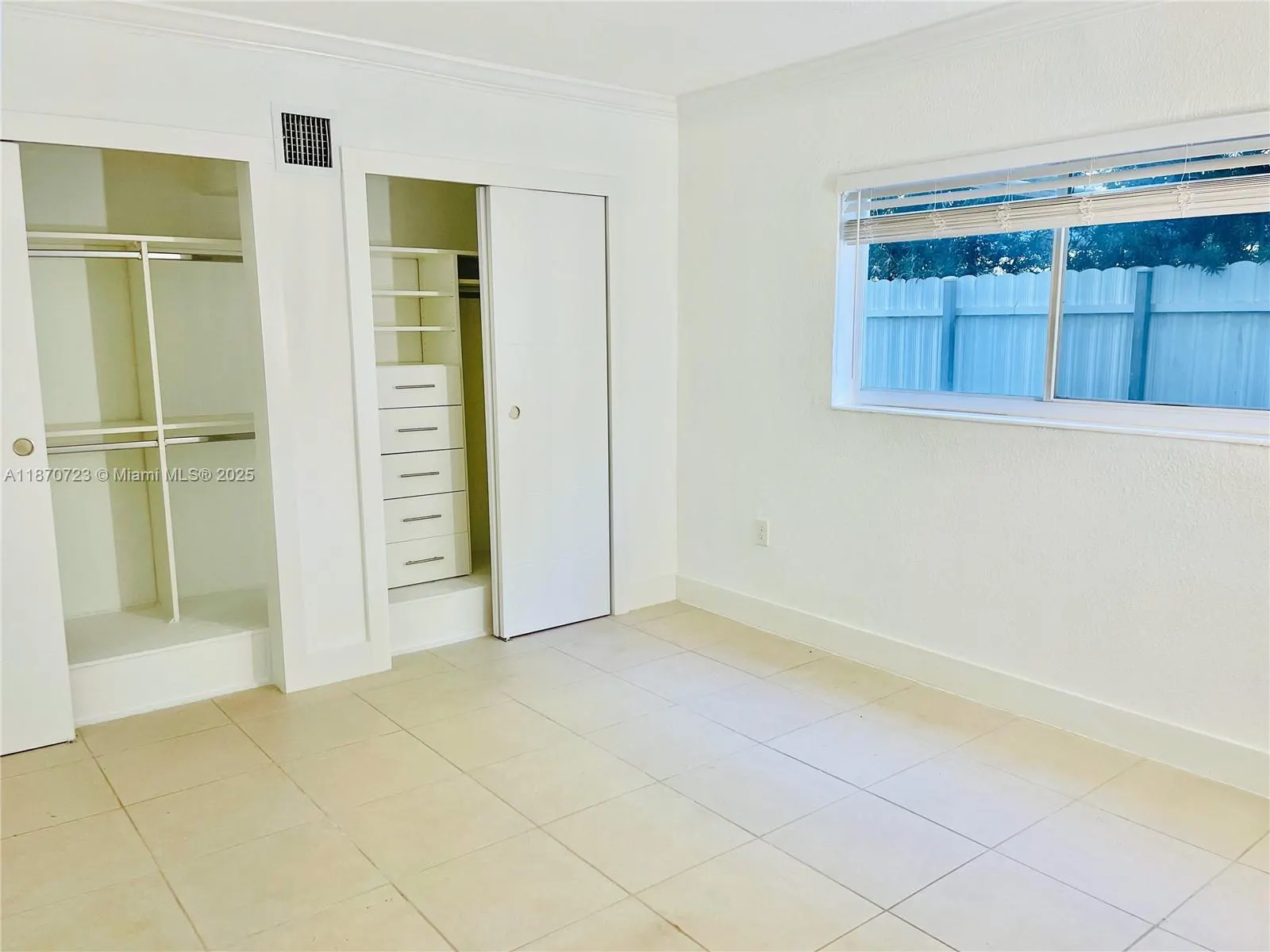 35 Edgewater Dr, #103