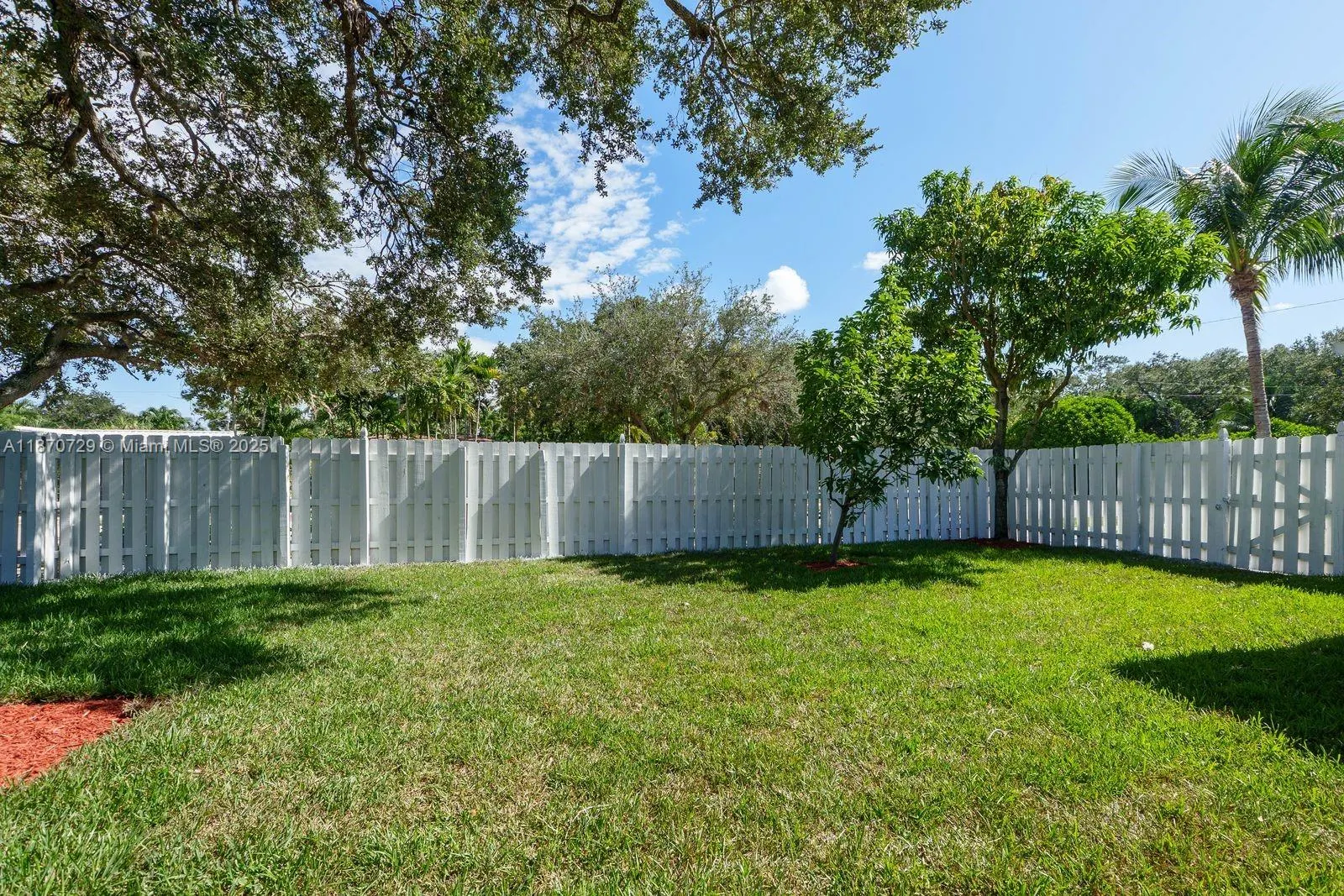 1121 SW 18th Ct