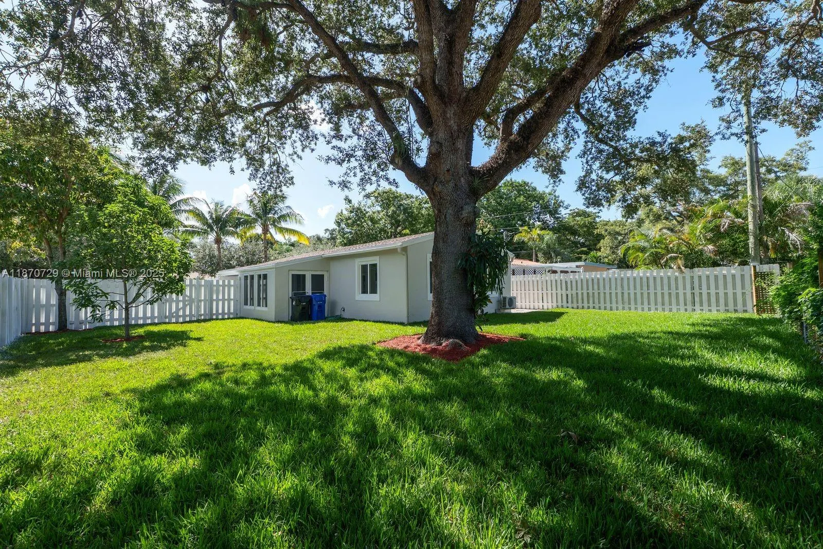 1121 SW 18th Ct