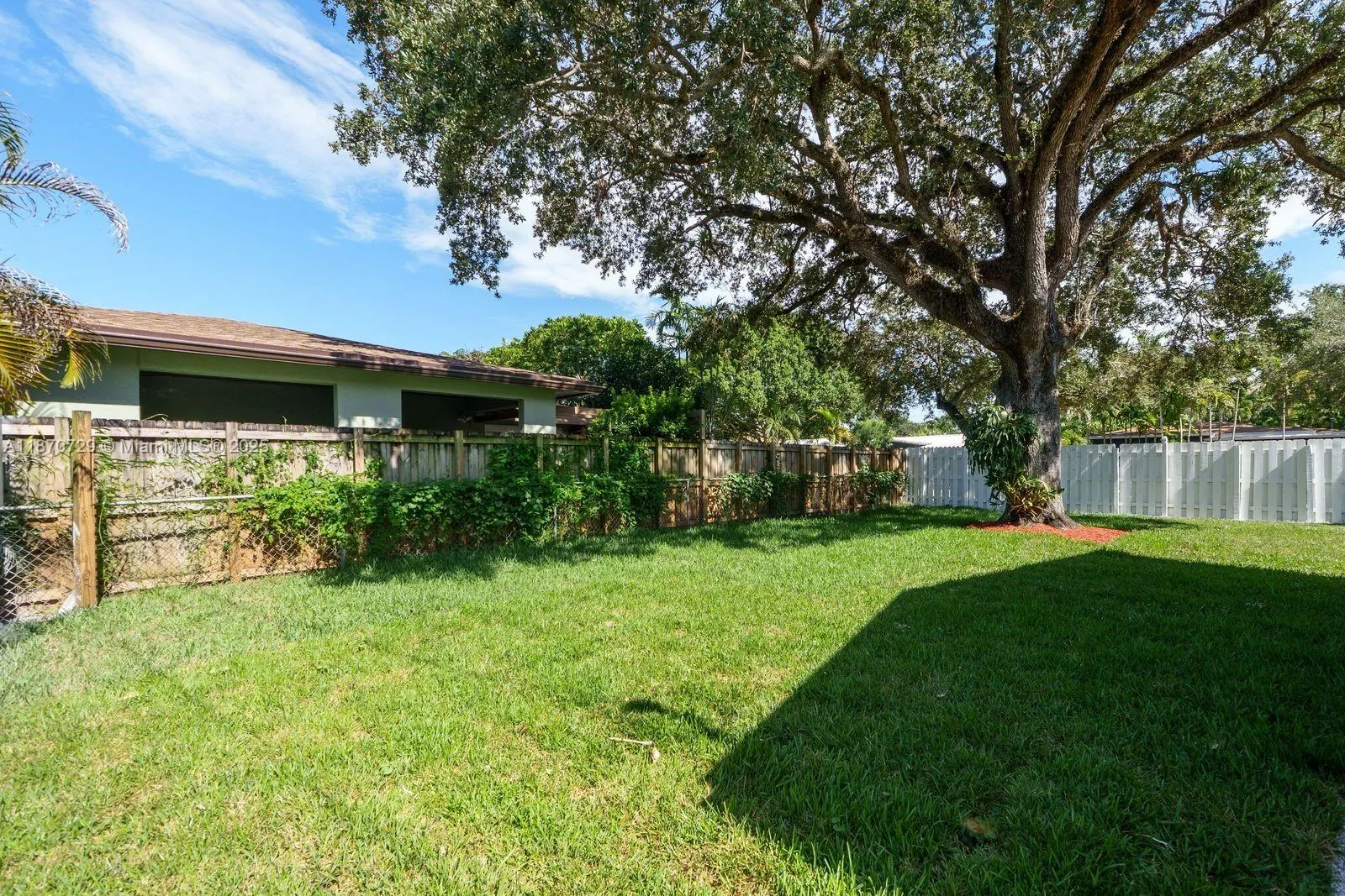 1121 SW 18th Ct