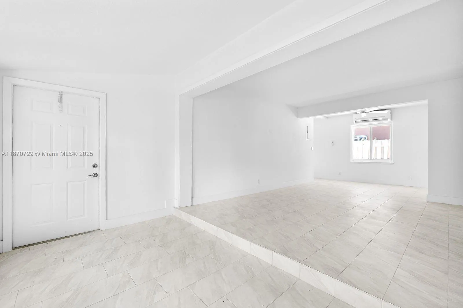 1121 SW 18th Ct