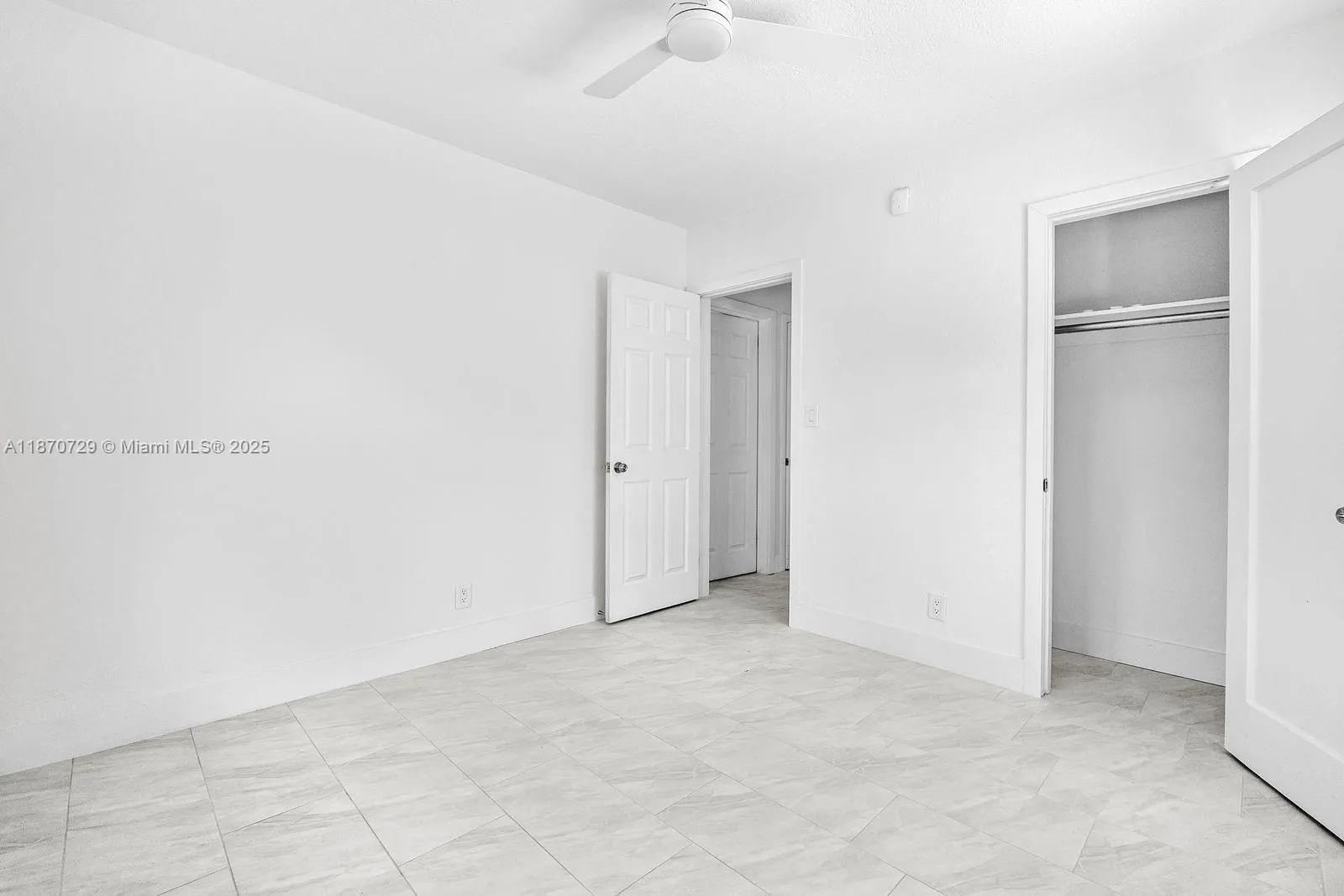 1121 SW 18th Ct