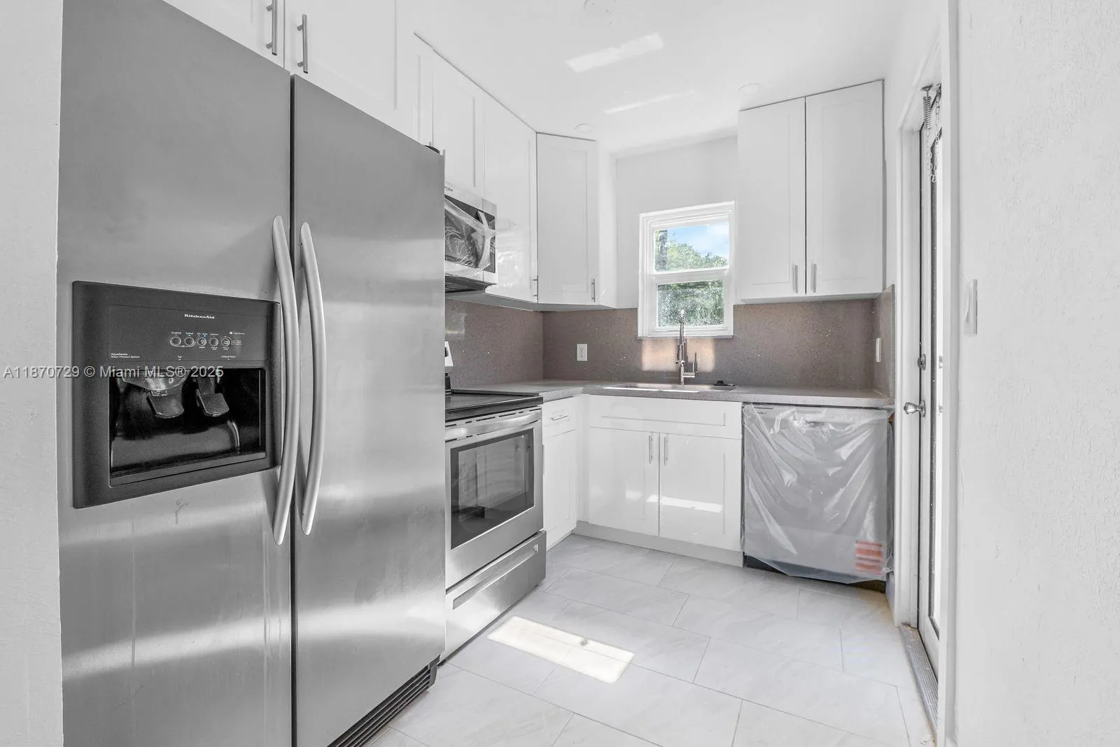 1121 SW 18th Ct