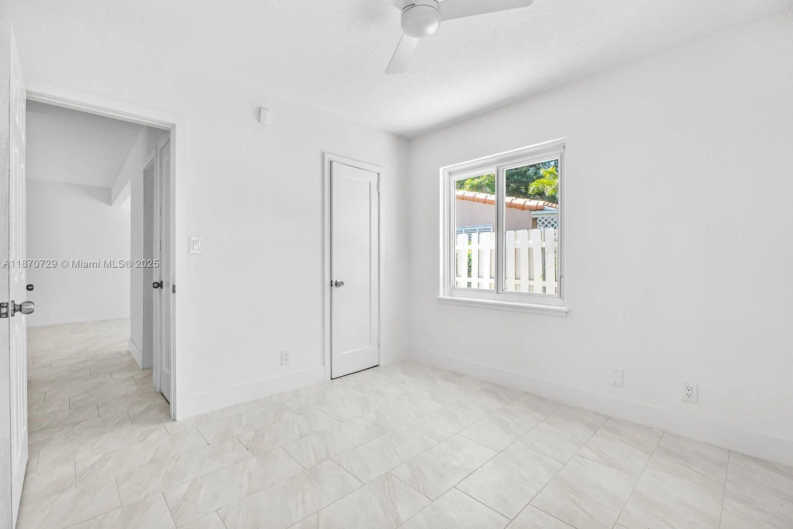 1121 SW 18th Ct