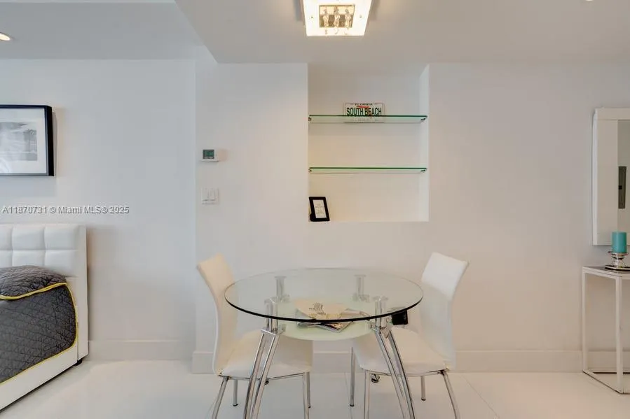 100 Lincoln Rd, #614A