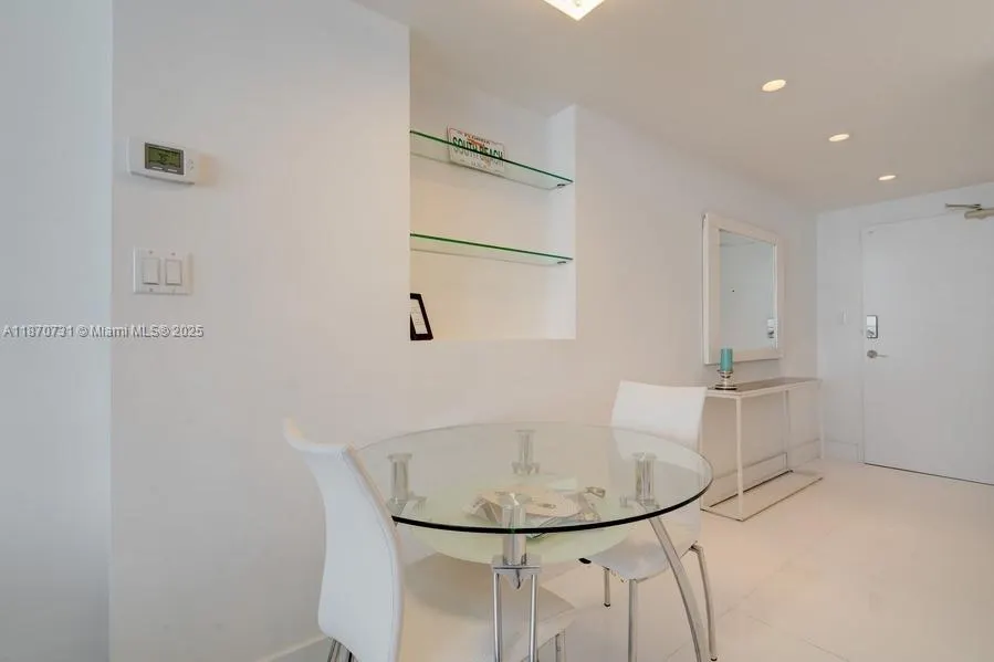 100 Lincoln Rd, #614A