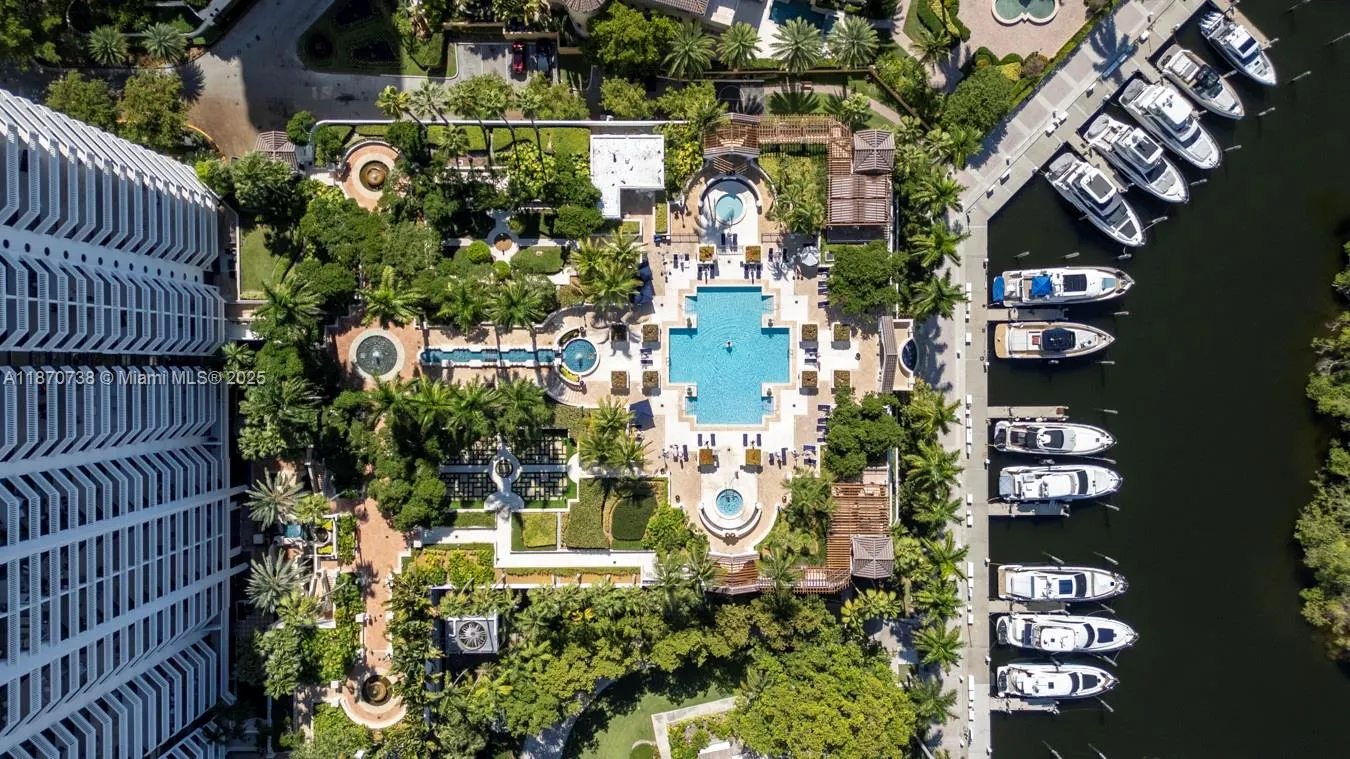 2000 Island Blvd, #1405