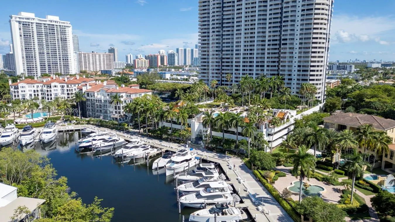 2000 Island Blvd, #1405