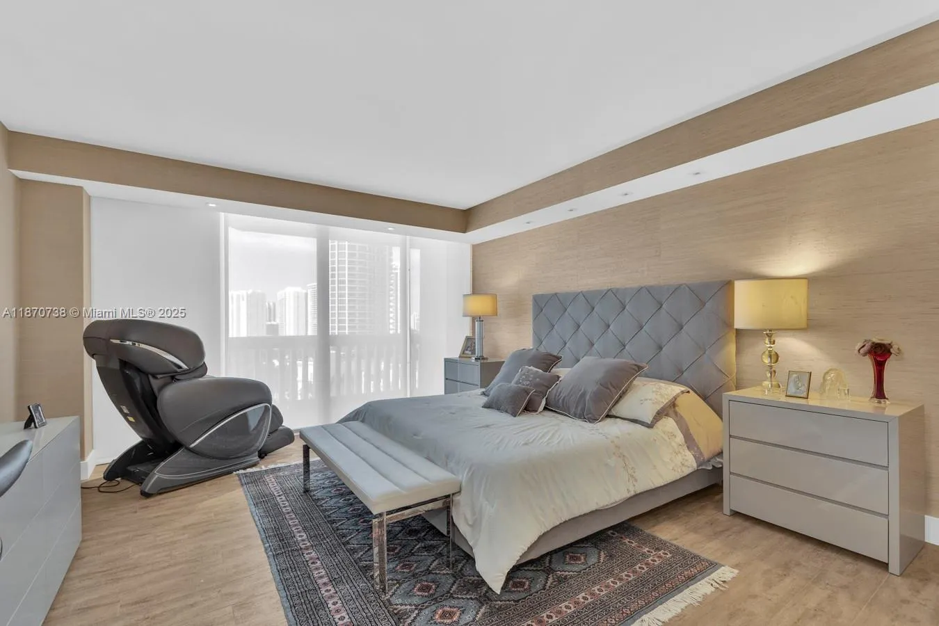 2000 Island Blvd, #1405