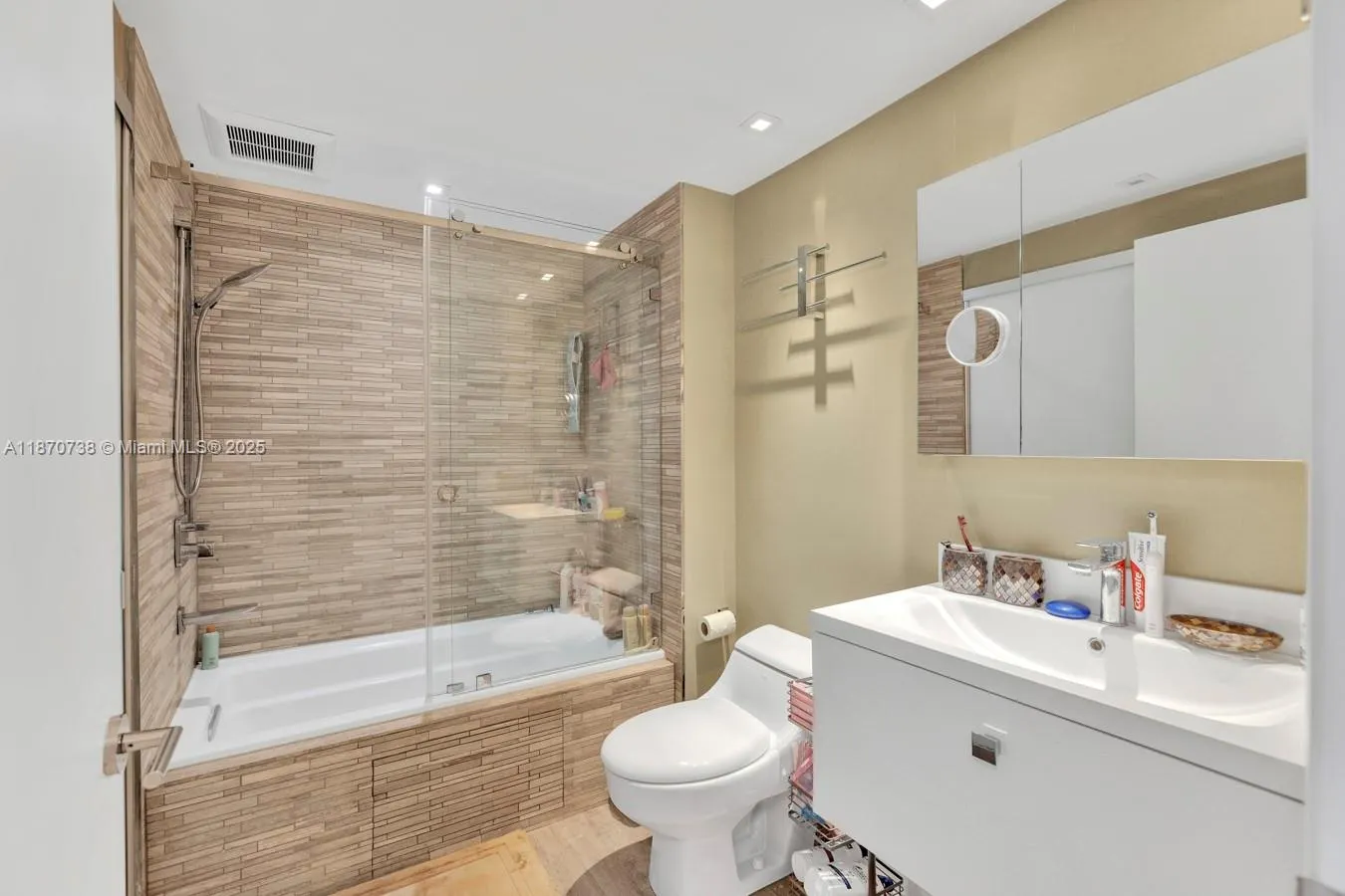 2000 Island Blvd, #1405